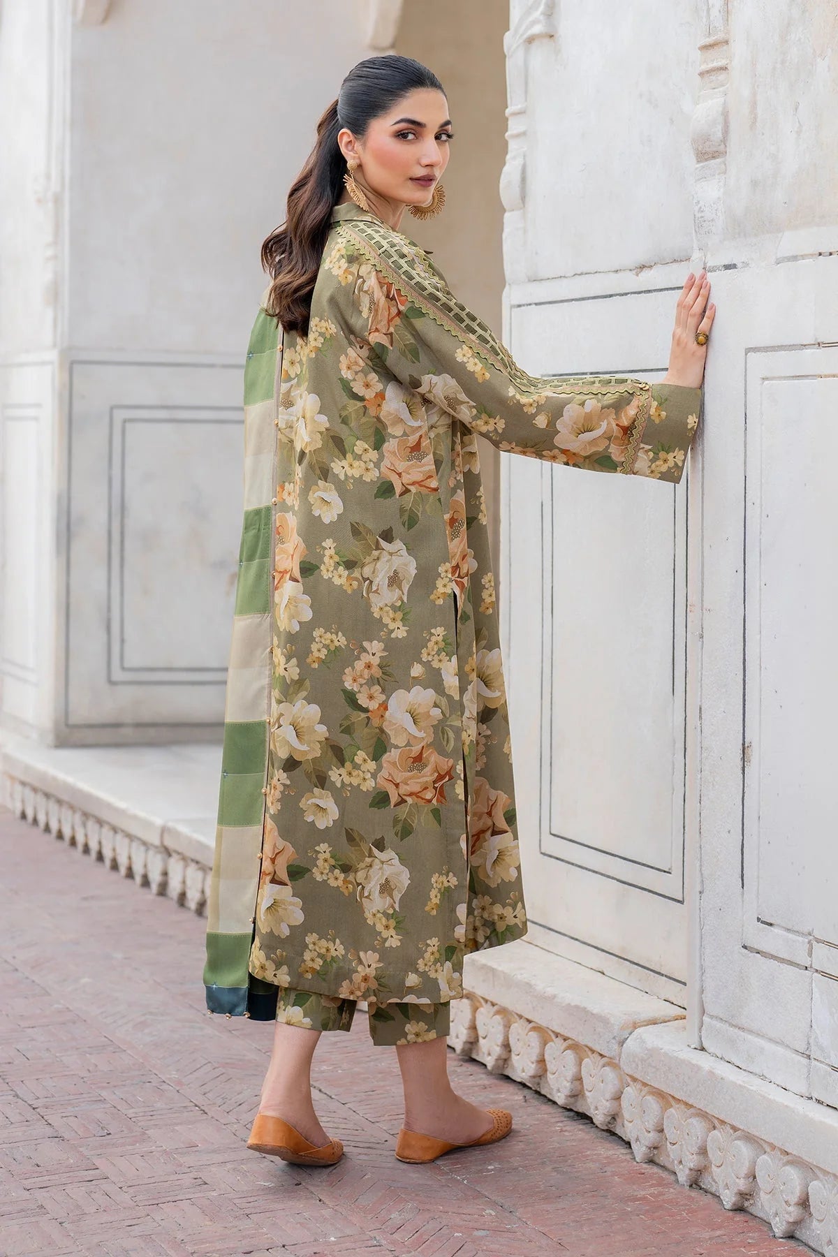 BAROQUE - 3PC KARANDI PRINTED SHIRT WITH PRINTED DUPATTA AND TROUSER-EP-5423