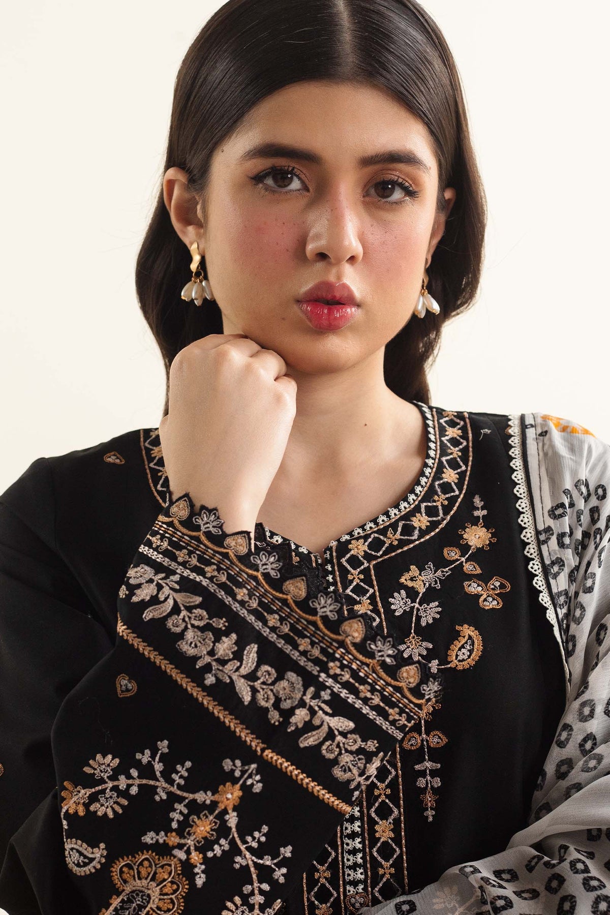 ZAHRA SHAHJAHAN- 3PC LAWN EMBROIDERED SHIRT WITH DIAMOND PRINT DUPATTA-EP-5258