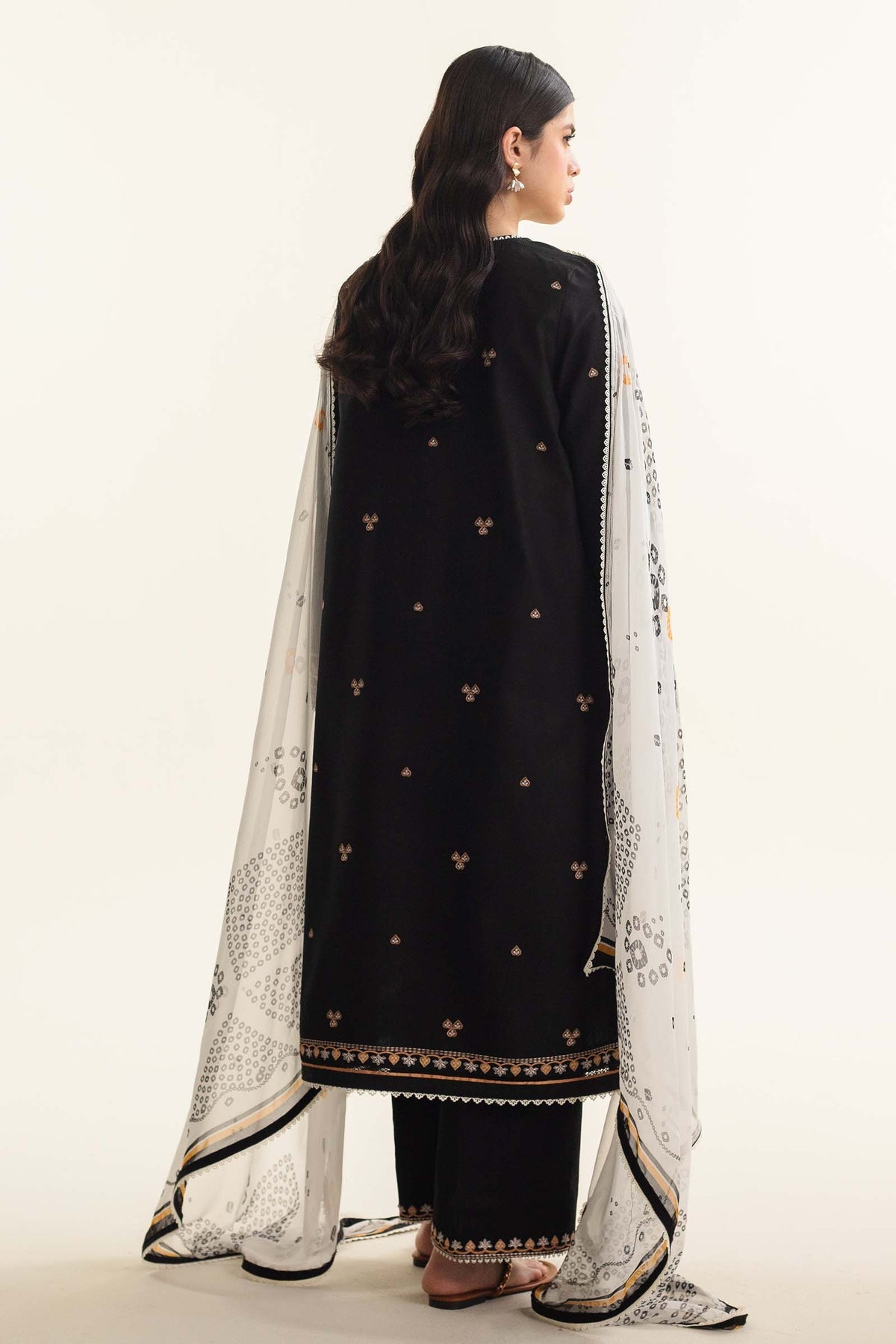 ZAHRA SHAHJAHAN- 3PC LAWN EMBROIDERED SHIRT WITH DIAMOND PRINT DUPATTA-EP-5258