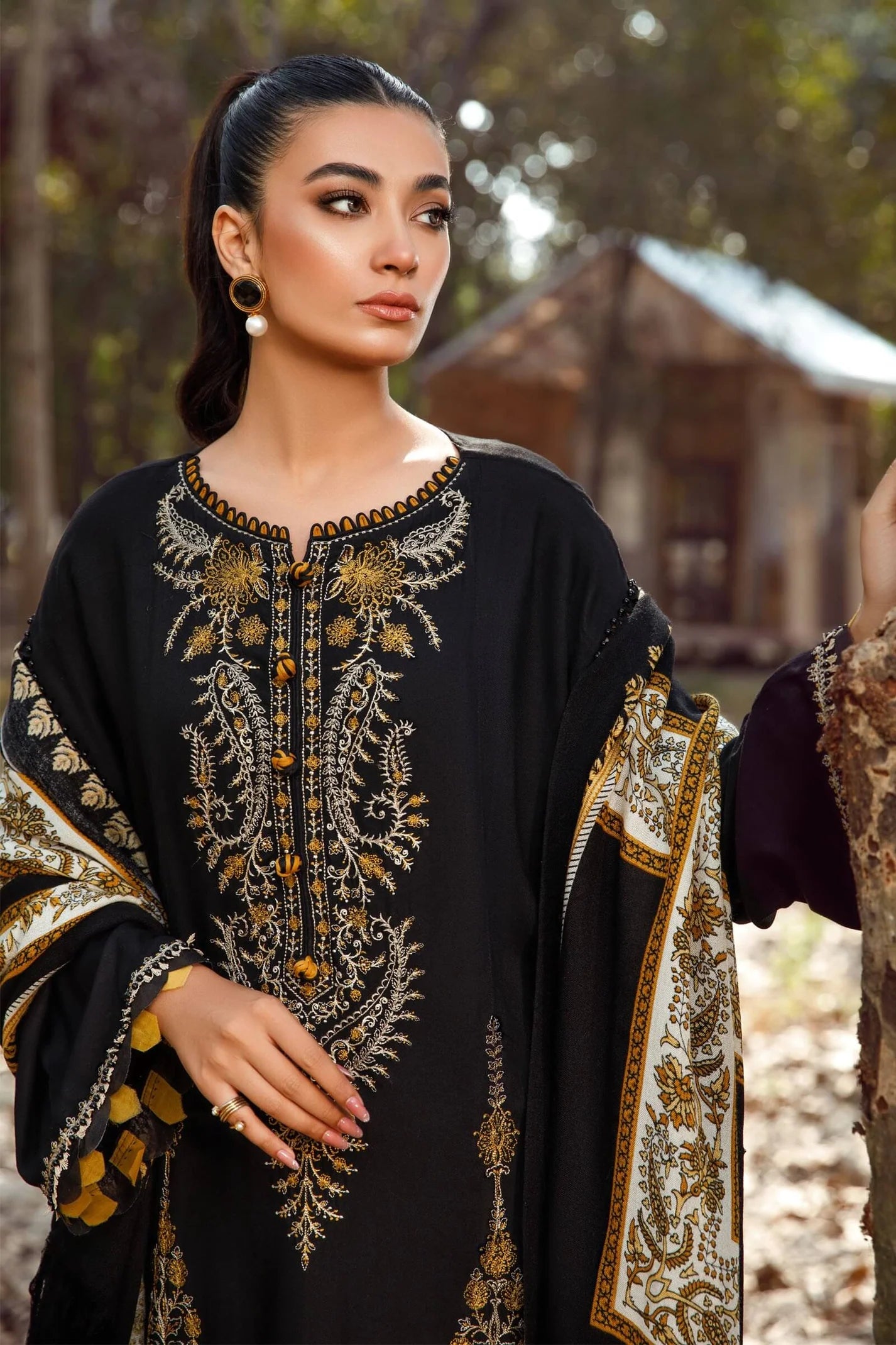 MARIA B -3PC KHADAR HEAVY EMBROIDERED WITH PASHMINA PRINT SHAWL & KHADDAR TROUSER-EP-5085