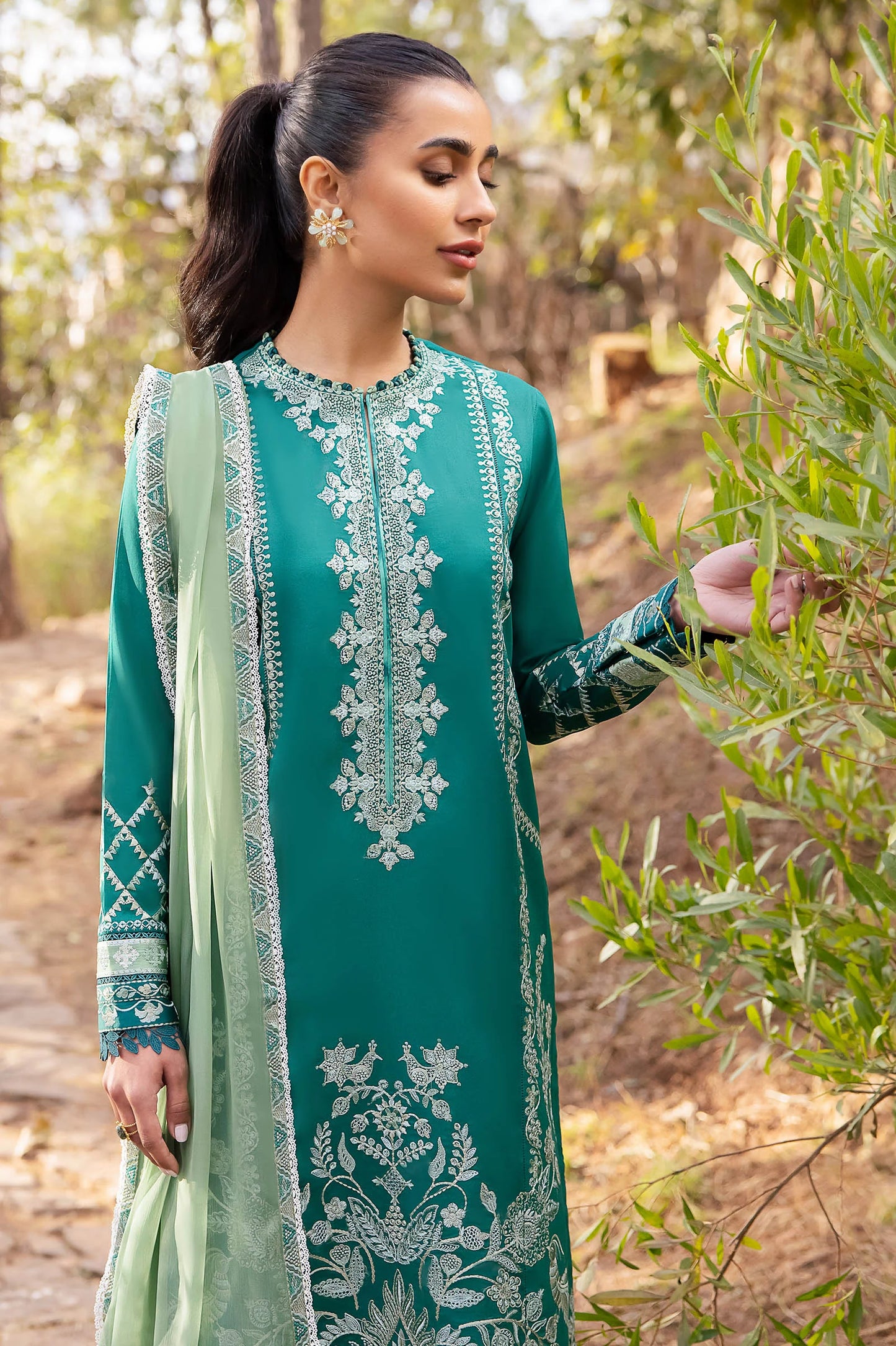 ZAHA- 3PC LAWN HEAVY EMBROIDERED SHIRT WITH ORGANZA EMBROIDERY DUPATTA-EP-5189