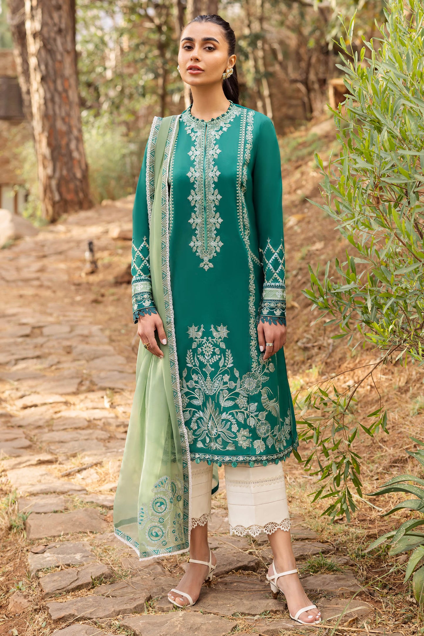 ZAHA- 3PC LAWN HEAVY EMBROIDERED SHIRT WITH ORGANZA EMBROIDERY DUPATTA-EP-5189