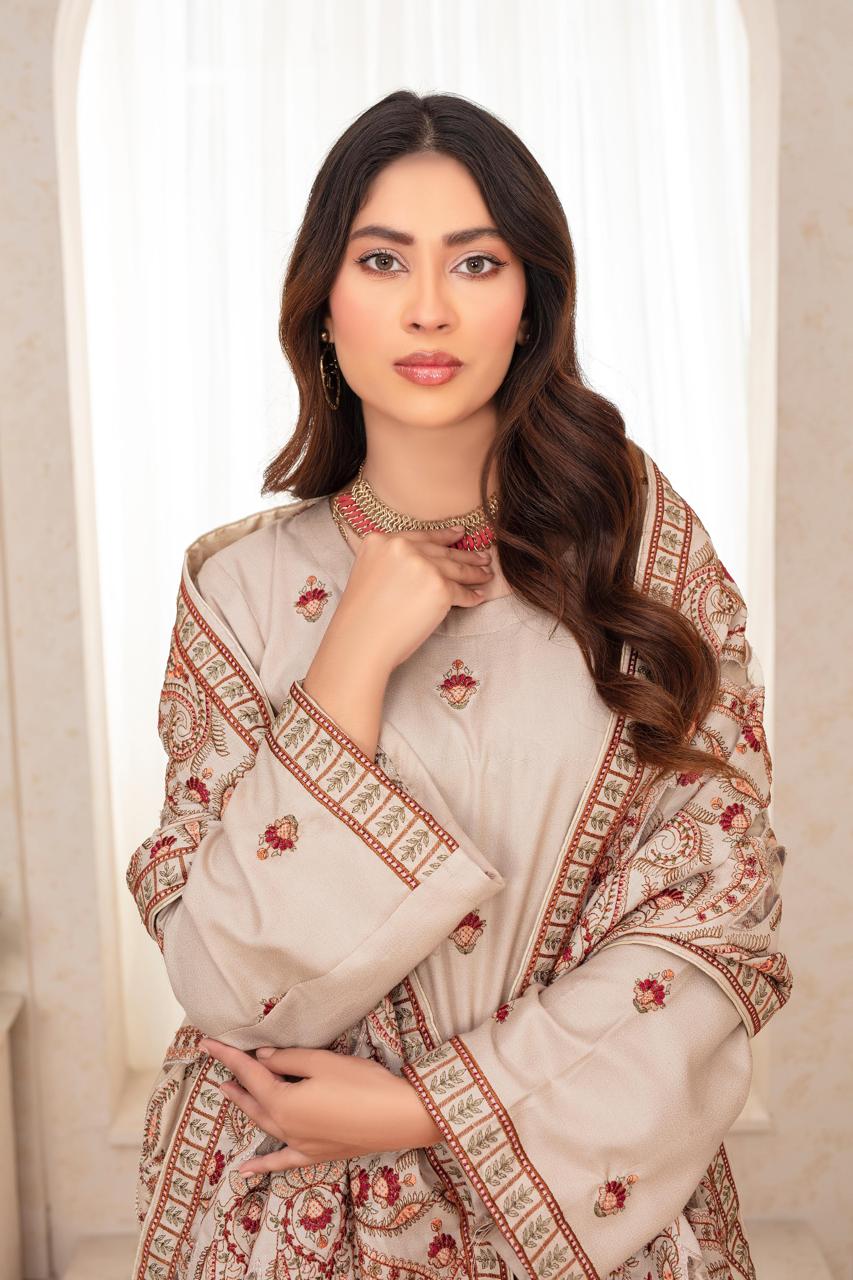 ELAAN.PK -3PC DHANAK EMBROIDERED SHIRT WITH DHANAK HEAVY CUTWORK EMBROIDERED SHAWL AND TROUSER-EP-003