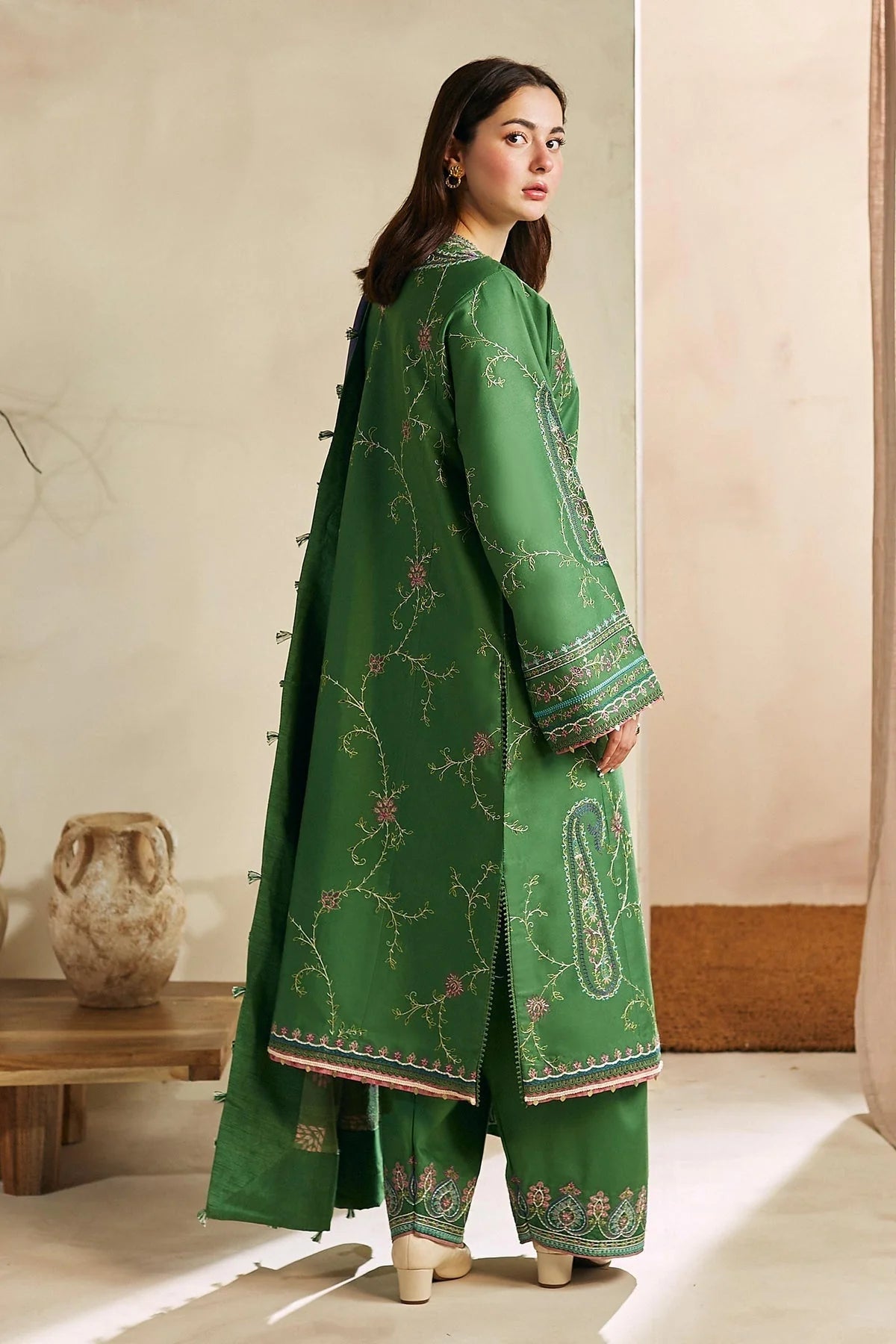 ZARASHAHJAHAN_3PC DHANAK EMBROIDERED SHIRT WITH TWILL PRINTED SHAWL & TROUSER -EP-5009 (GREEN)