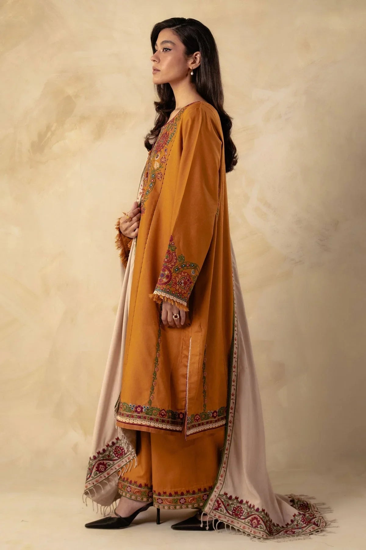 ZARASHAHJAHAN - 3PC DHANAK HEAVY EMBROIDERED SHIRT WITH DHANAK EMBROIDERED SHAWL AND EMB DHANAK TROUSER- EP-5052