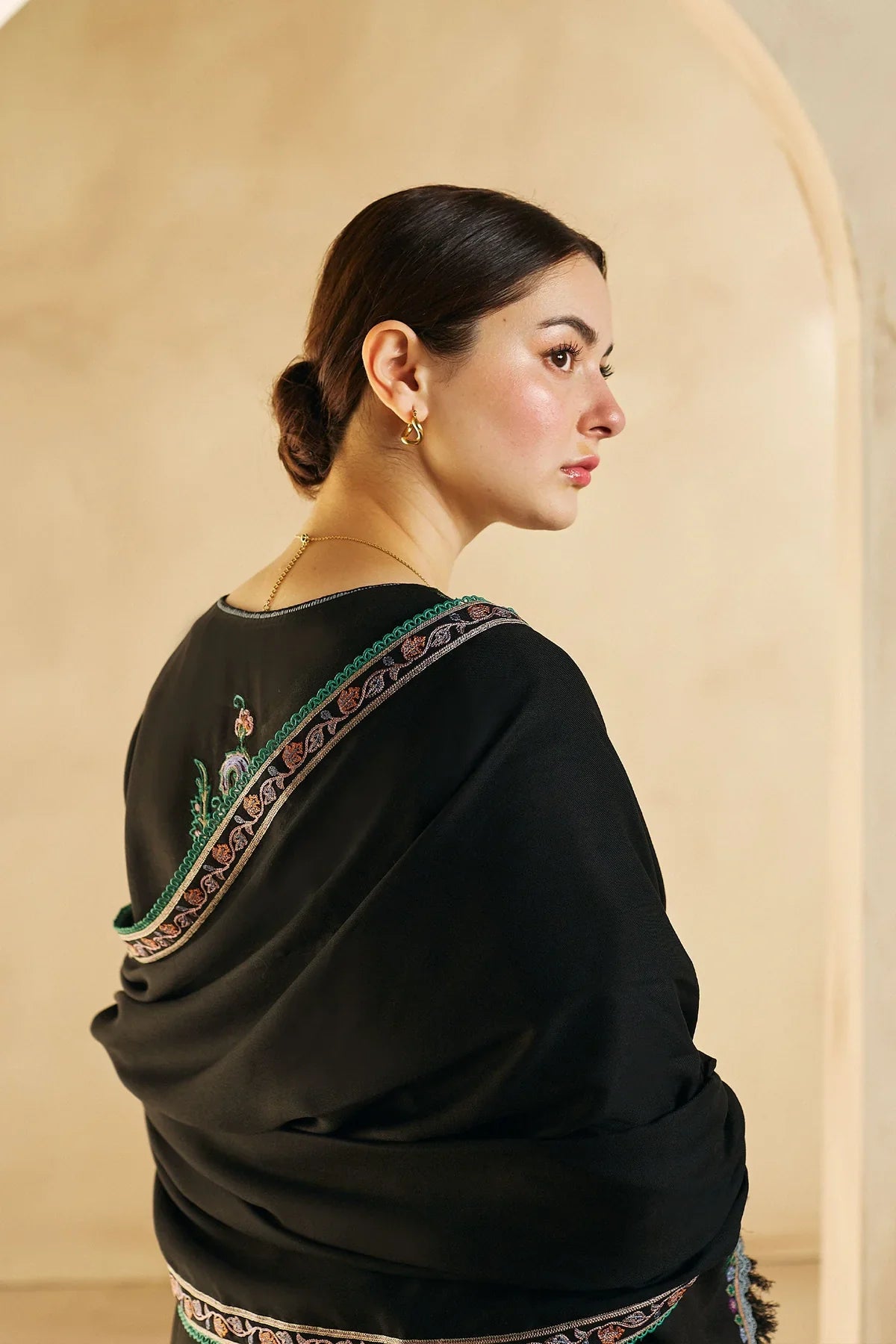 ZARASHAHJAHAN- 3PC DHANAK EMBROIDERED SHIRT WITH DHANAK EMBROIDERED SHAWL & TROUSER- EP-5022