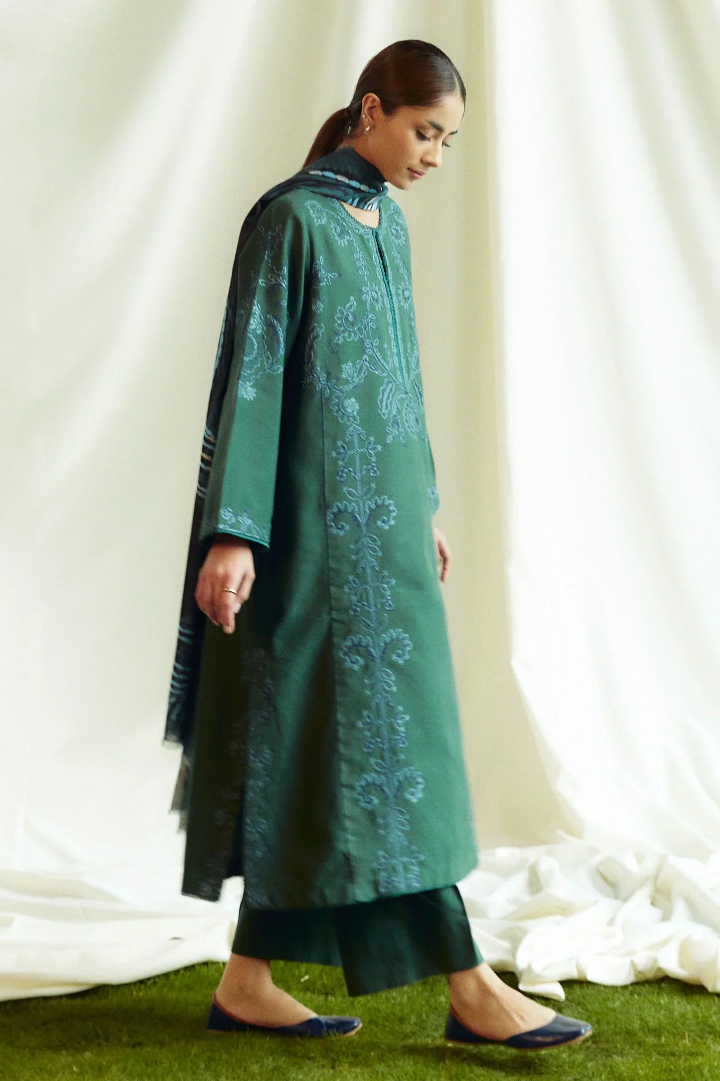 ZARA SHAHJAHAN - 3PC KHADDAR EMBROIDERED SHIRT WITH COUTURE PRINTED SHAWL & TROUSER-EP-5431