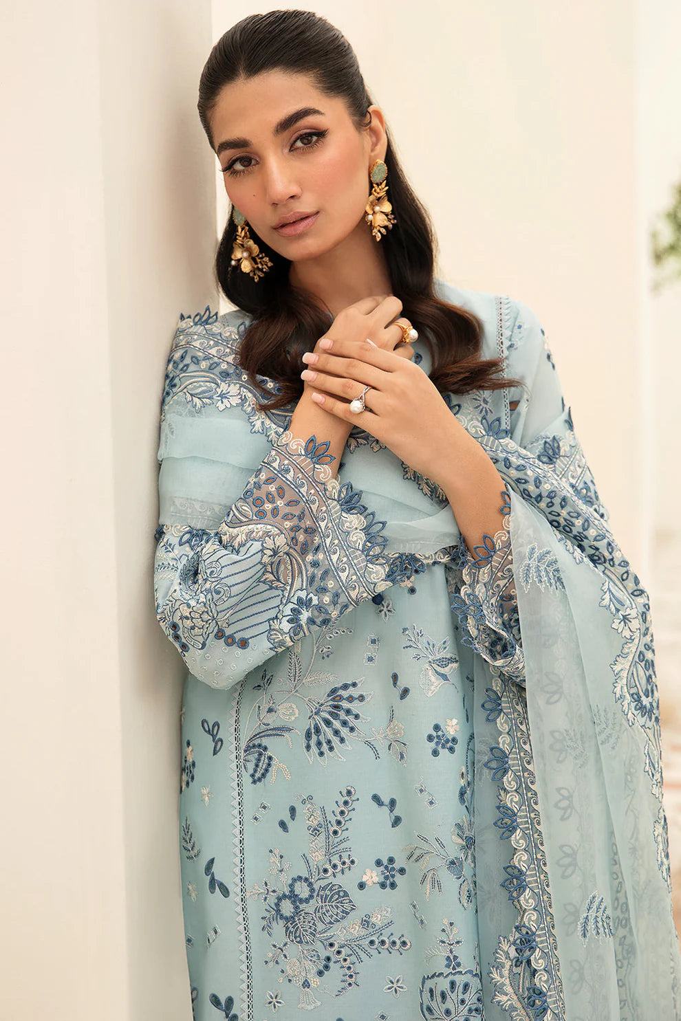 ADAN LIBAAS- 3PC LAWN CHIKENKARI EMBROIDERED SHIRT WITH ORGANZA EMBROIDERED DUPATTA-EP-5220